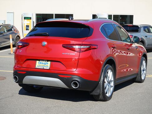 Used 2018 Alfa Romeo Stelvio Ti Lusso image 4