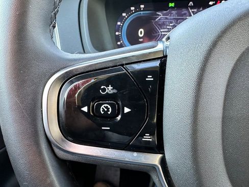 Used 2024 Volvo XC90 B5 Core image 23