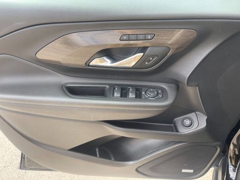 Used 2023 GMC Terrain Denali image 12