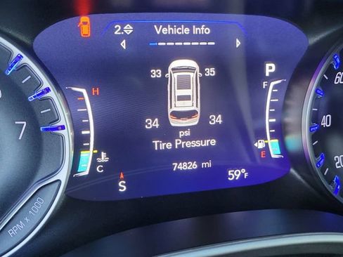 Used 2024 Chrysler Pacifica Touring-L image 26