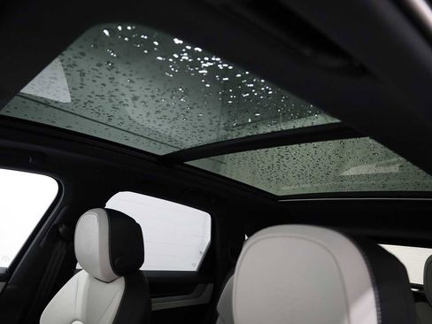 Certified 2025 Porsche Cayenne image 19