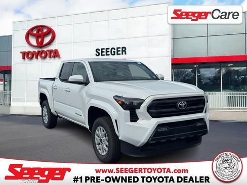 Used 2025 Toyota Tacoma SR5 AWD/4WD image 1