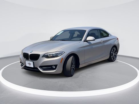 Used 2016 BMW 228i xDrive Coupe AWD/4WD image 3