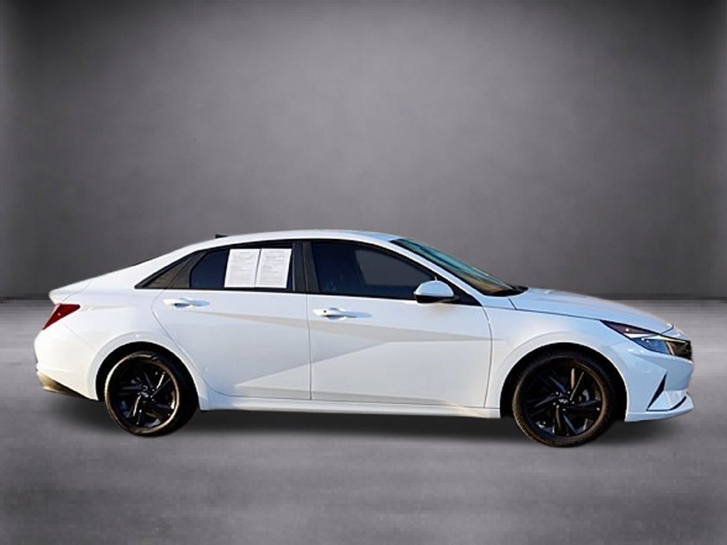 Used 2021 Hyundai Elantra SEL FWD image 3