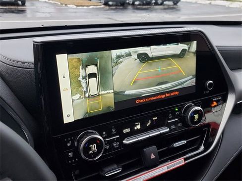 New 2026 Toyota Highlander Platinum image 32