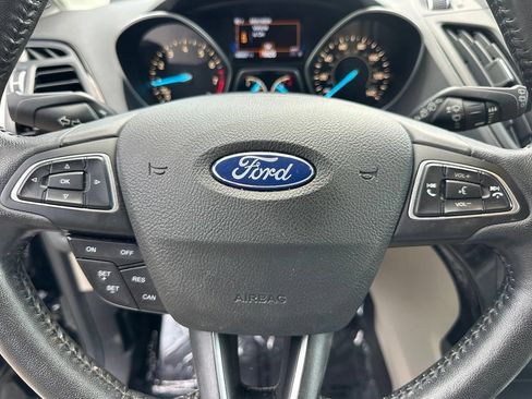 Used 2019 Ford Escape Titanium FWD image 25