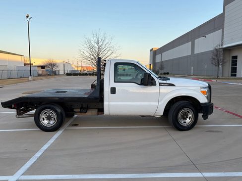 Used 2013 Ford F350 XL w/ Camper Pkg image 5