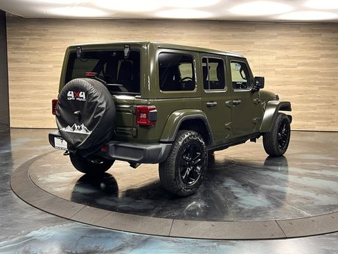 Used 2022 Jeep Wrangler Unlimited Sahara image 16