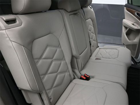 New 2026 Volkswagen Atlas SE image 27