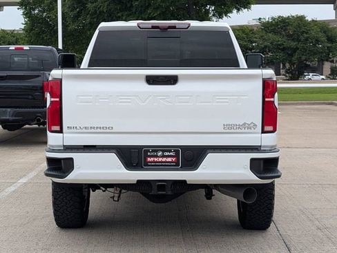Used 2024 Chevrolet Silverado 2500 High Country w/ Technology Package AWD/4WD image 5