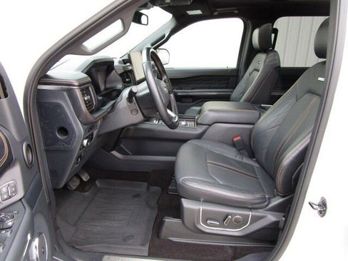 Used 2022 Ford Expedition Max Platinum AWD/4WD image 16