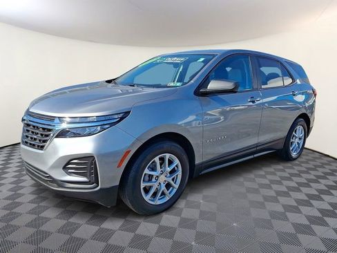 Certified 2024 Chevrolet Equinox LS w/ LS Convenience Package FWD image 3