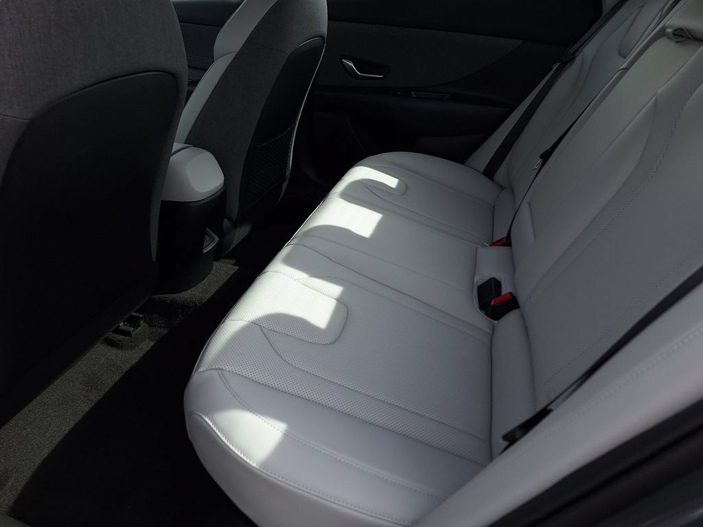 New 2026 Hyundai Elantra Limited FWD image 12