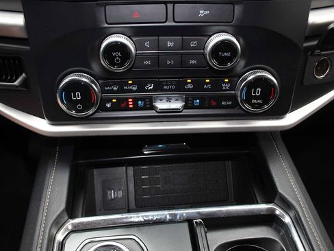 Used 2022 Ford Expedition XLT RWD image 40