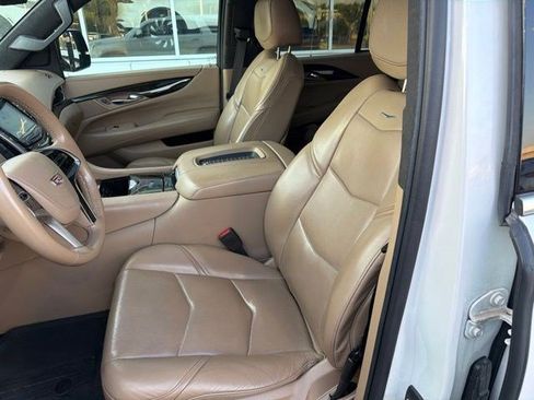 Used 2020 Cadillac Escalade Platinum AWD/4WD image 13