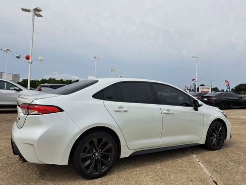 Used 2023 Toyota Corolla SE FWD image 4
