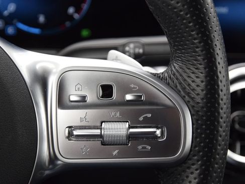 Used 2023 Mercedes-Benz GLB 250 image 24