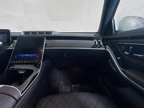Used 2024 Mercedes-Benz S 580e 4MATIC Sedan image 20