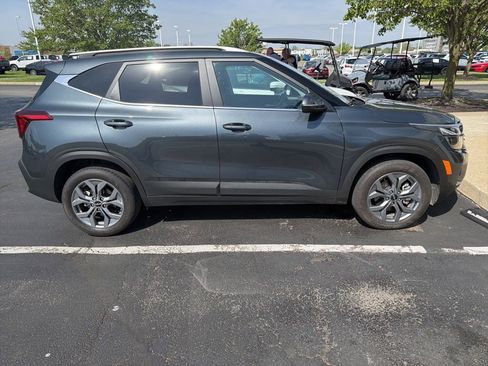 Used 2024 Kia Seltos S AWD/4WD image 4