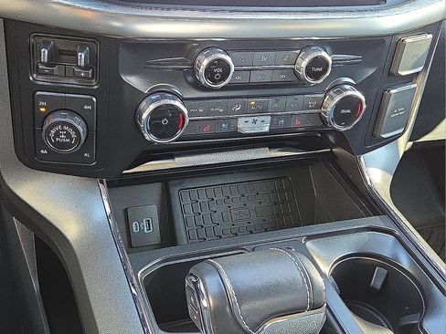 Used 2023 Ford F150 Lariat w/ Trailer Tow Package image 19