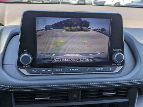 Used 2023 Nissan Rogue SV FWD image 23