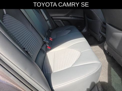 Used 2019 Toyota Camry SE FWD image 13