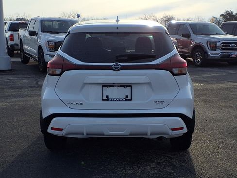 Used 2025 Nissan Kicks Play S image 6