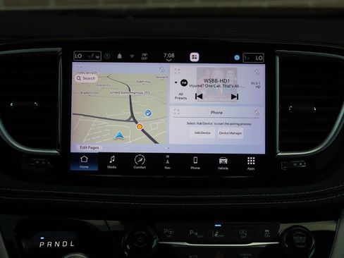 Used 2022 Chrysler Pacifica Limited FWD image 39