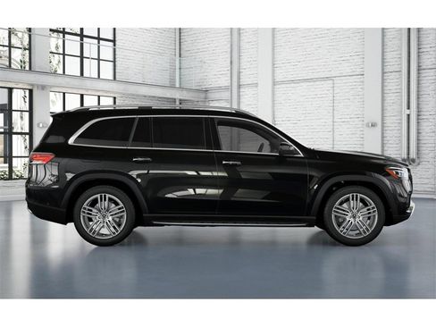 New 2026 Mercedes-Benz GLS 450 4MATIC image 2