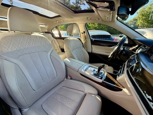 Used 2018 BMW 740i xDrive AWD/4WD image 24