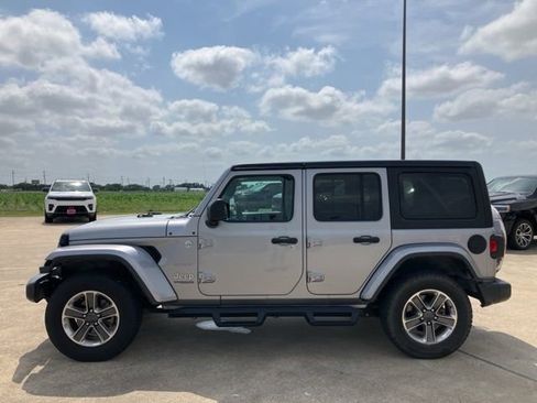 Used 2020 Jeep Wrangler Unlimited Sahara AWD/4WD image 4