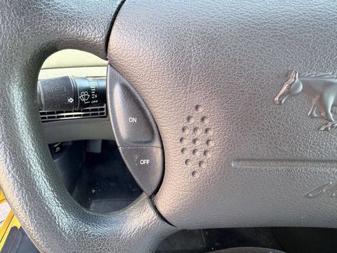Used 1999 Ford Mustang Convertible RWD image 12