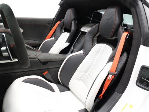 Used 2023 Chevrolet Corvette Stingray Premium Cpe w/ Z51 Performance Package RWD image 3