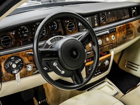 Used 2013 Rolls-Royce Phantom Sedan image 11