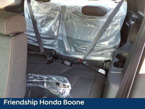 Used 2025 Honda Pilot Sport image 9