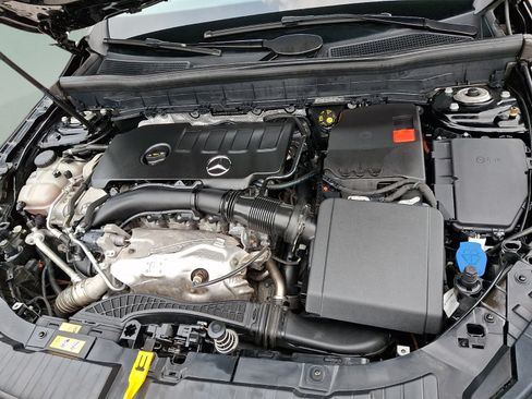Used 2023 Mercedes-Benz GLB 250 4MATIC image 25