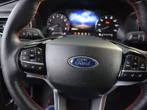 Used 2023 Ford Explorer ST-Line image 10