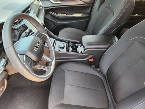 Used 2023 Jeep Grand Cherokee Laredo w/ Luxury Tech Group I RWD image 22