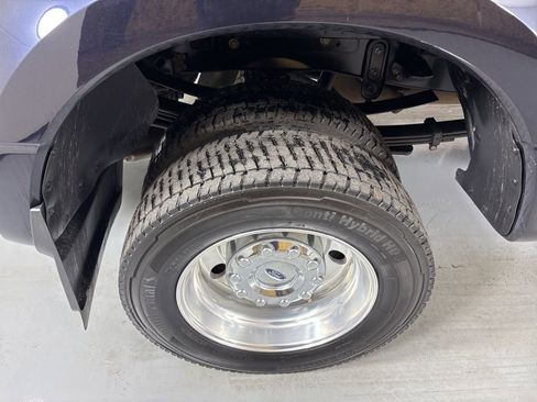 Used 2022 Ford F450 Platinum w/ FX4 Off-Road Package image 11