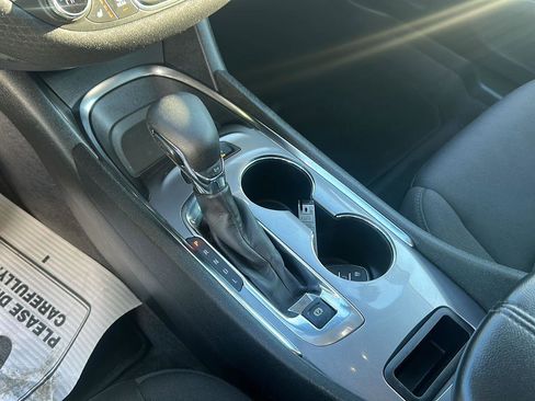 Used 2024 Chevrolet Malibu LT image 36