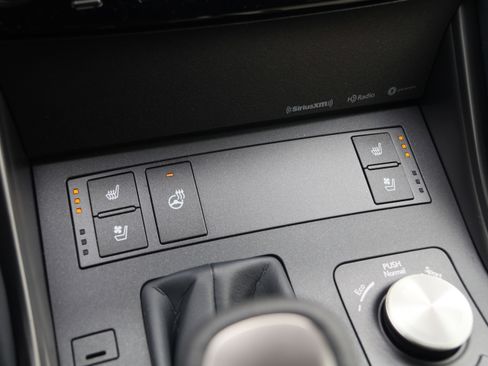 Used 2025 Lexus IS 350 F Sport w/ Navigation Package image 27