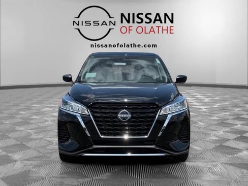 Certified 2025 Nissan Kicks Play S image 28