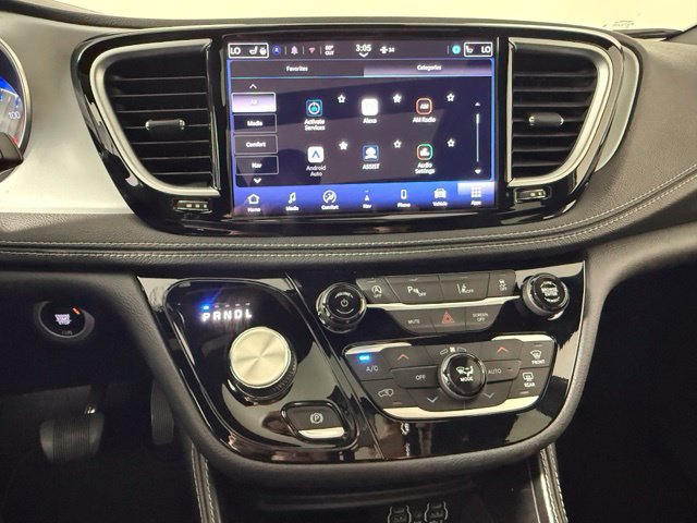 Used 2025 Chrysler Pacifica Limited FWD image 26