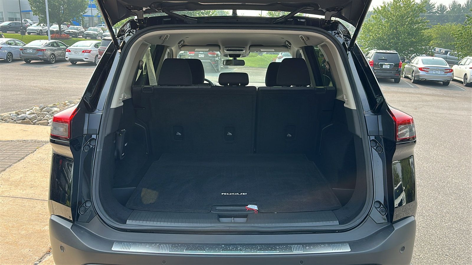 Certified 2023 Nissan Rogue SV AWD/4WD image 6