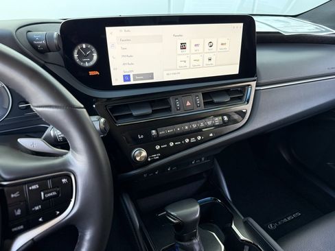 Used 2024 Lexus ES 300h w/ Premium Package image 23