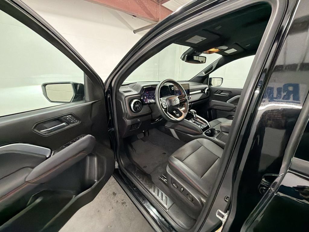 Certified 2026 Chevrolet Colorado Z71 w/ Technology Package AWD/4WD image 10