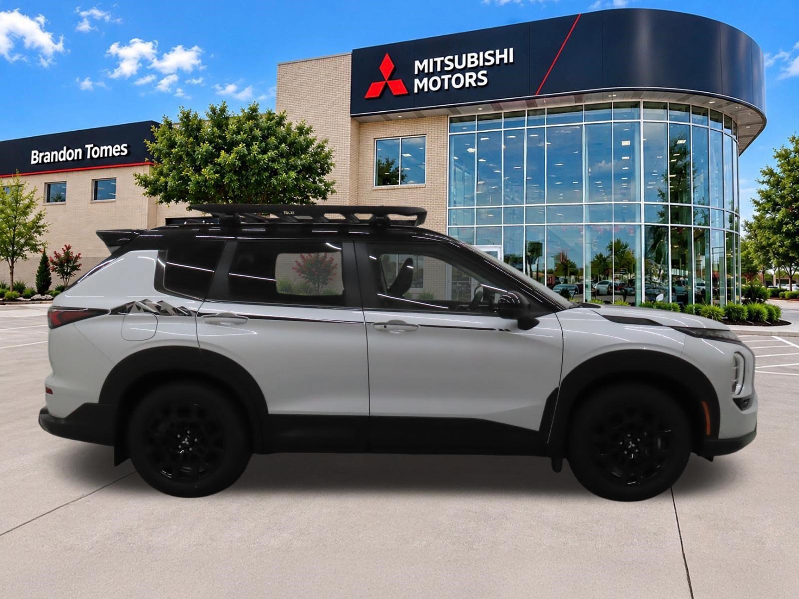 New 2026 Mitsubishi Outlander AWD image 2