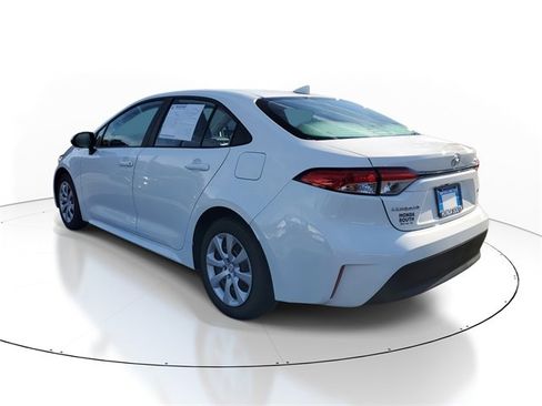 Used 2025 Toyota Corolla LE image 4
