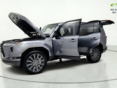 Used 2026 Lexus GX 550 w/ Accessory Package (2T) AWD/4WD image 14