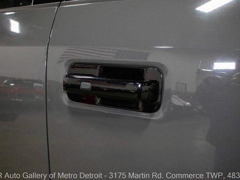 Used 2019 Ford F150 Lariat w/ Equipment Group 502A Luxury AWD/4WD image 31